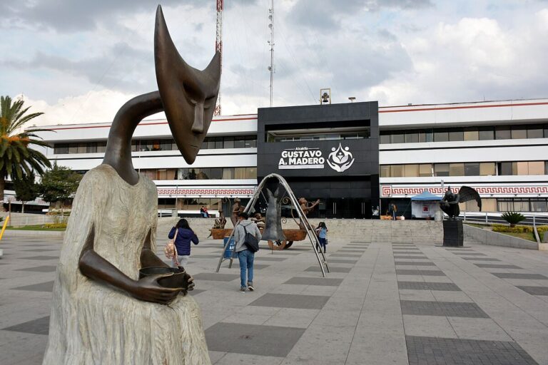 cuales son las mejores preparatorias publicas en gustavo a madero