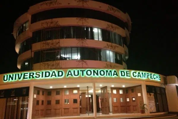 cuales son las mejores universidades de medicina en campeche