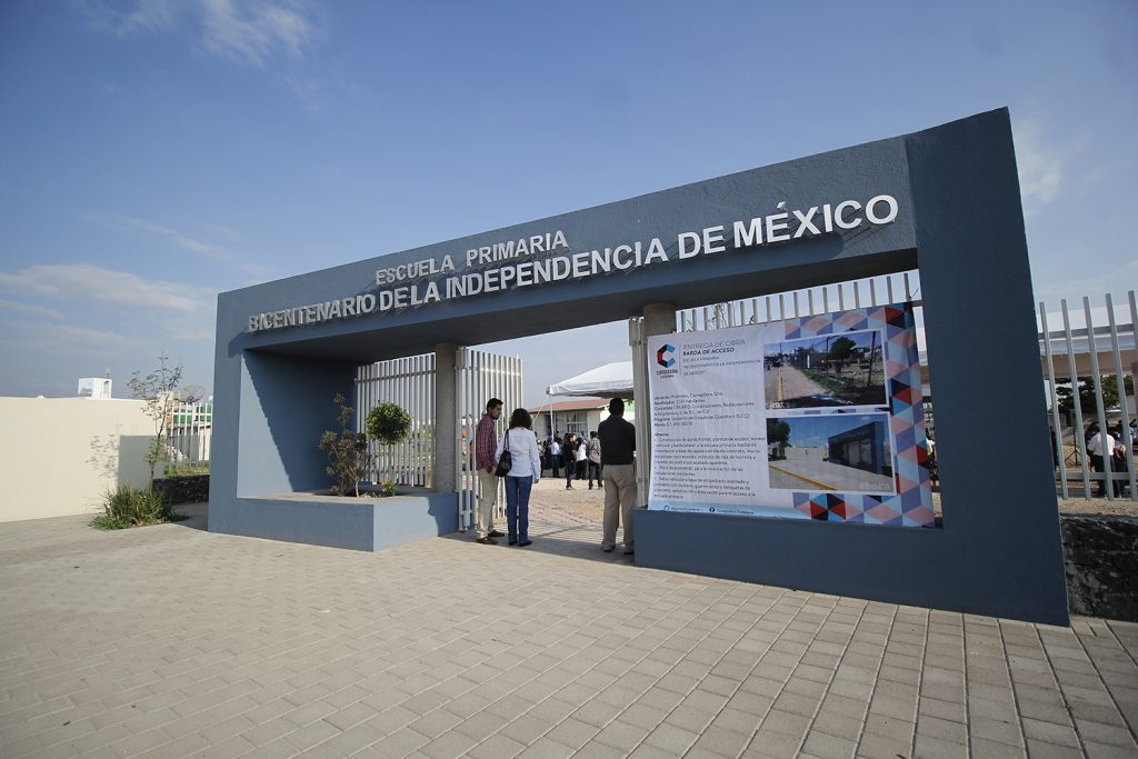 donde se encuentra la primaria bicentenario en queretaro