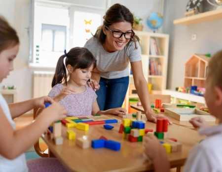 educadora de preescolar el papel fundamental en el desarrollo de los ninos