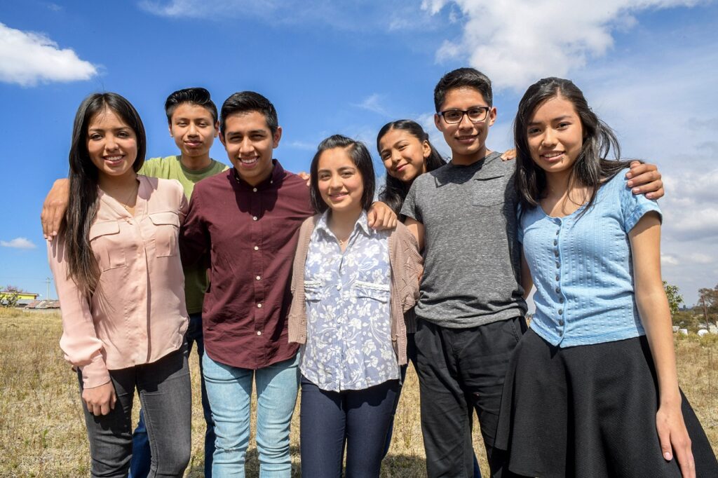 fundacion bbva chavos que inspiran transformando vidas a traves del apoyo a la educacion y la cultura