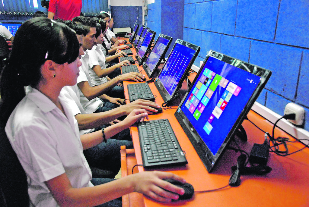 la importancia de los centros de computo y telecomunicaciones en las escuelas