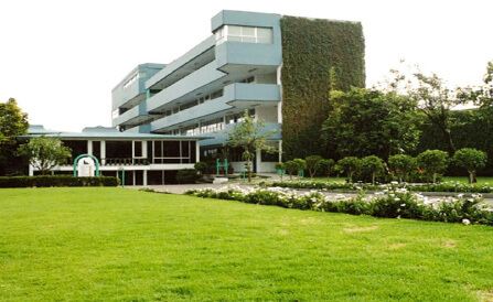 que ofrece la universidad lucerna en coacalco