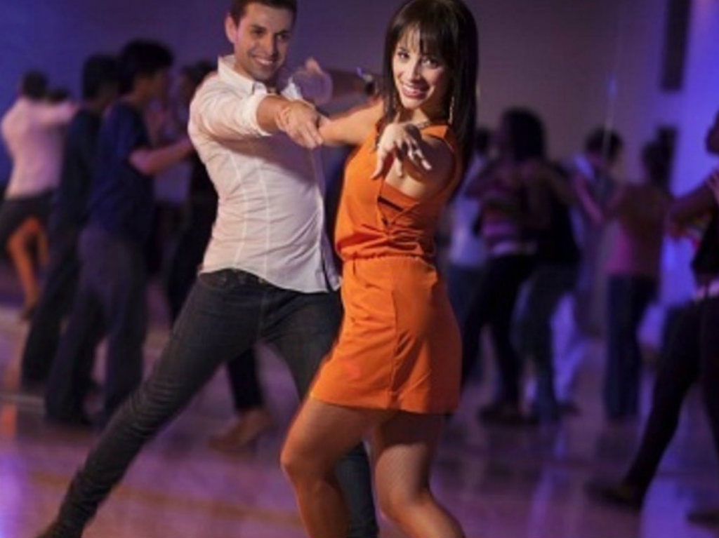 salsa condesa tu academia de baile en cdmx