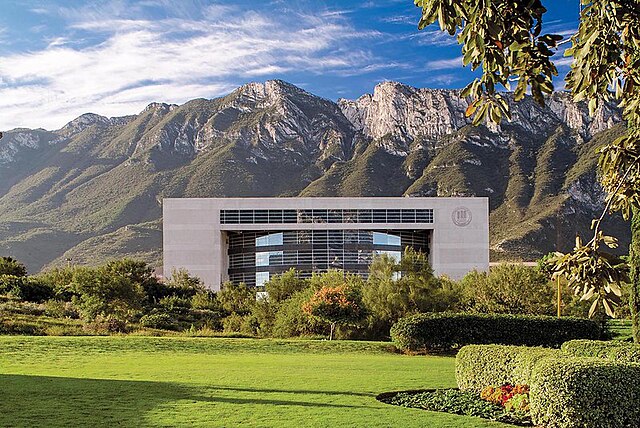 udem carreras y facultad de medicina en monterrey
