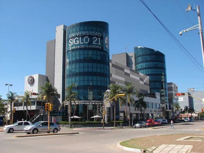 uniso costos y carreras en la universidad siglo 21